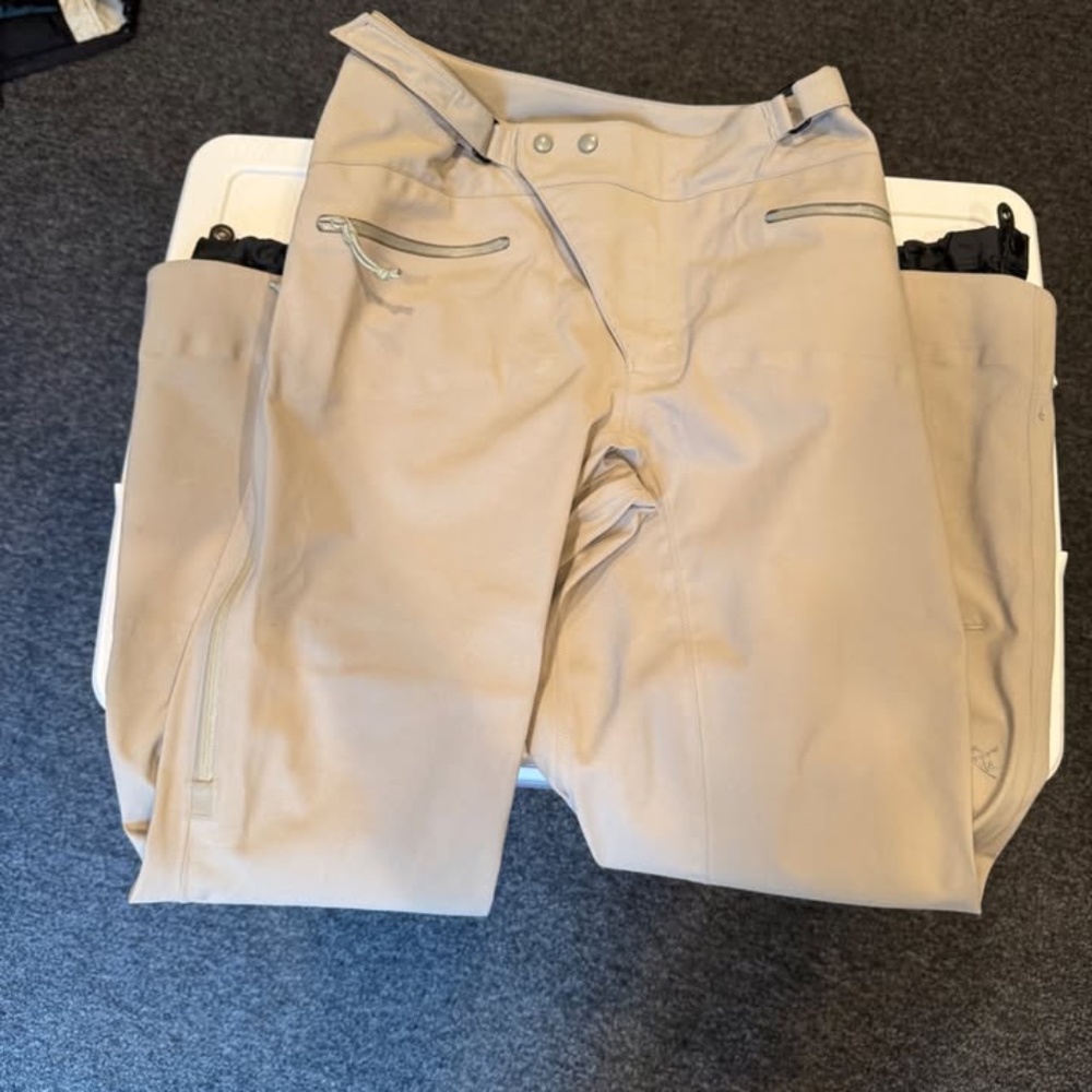 WOMEN'S ARC'TERYX SNOWBOARD PANTS, EGGSHELL, S